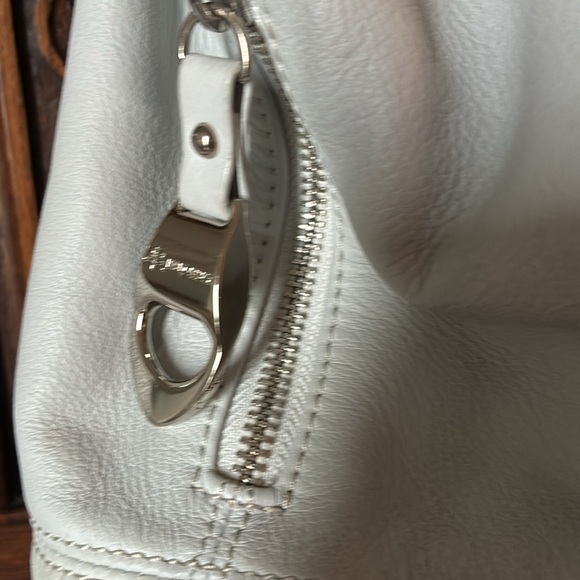 Elegant light grey Leather Bucket Bag - Picture 2 of 7